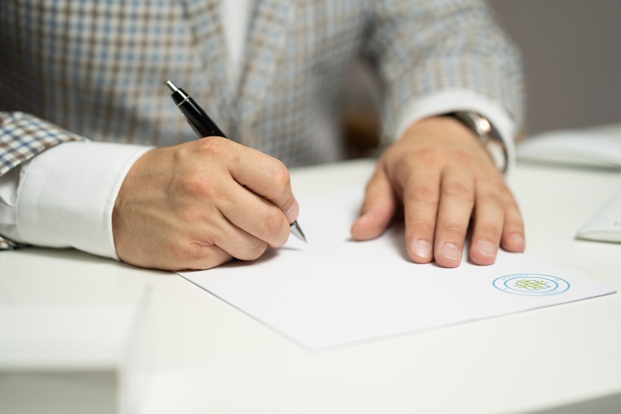 El National Letter Of Intent (NLI) Y Su Importancia Para Los Estudiantes Que Practican Deporte
